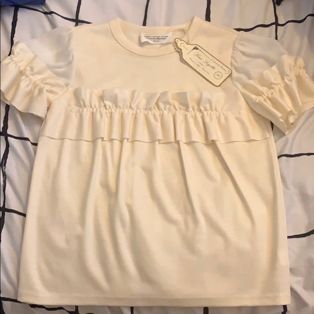 Leur Logette Short Sleeve Ruffle Blouse